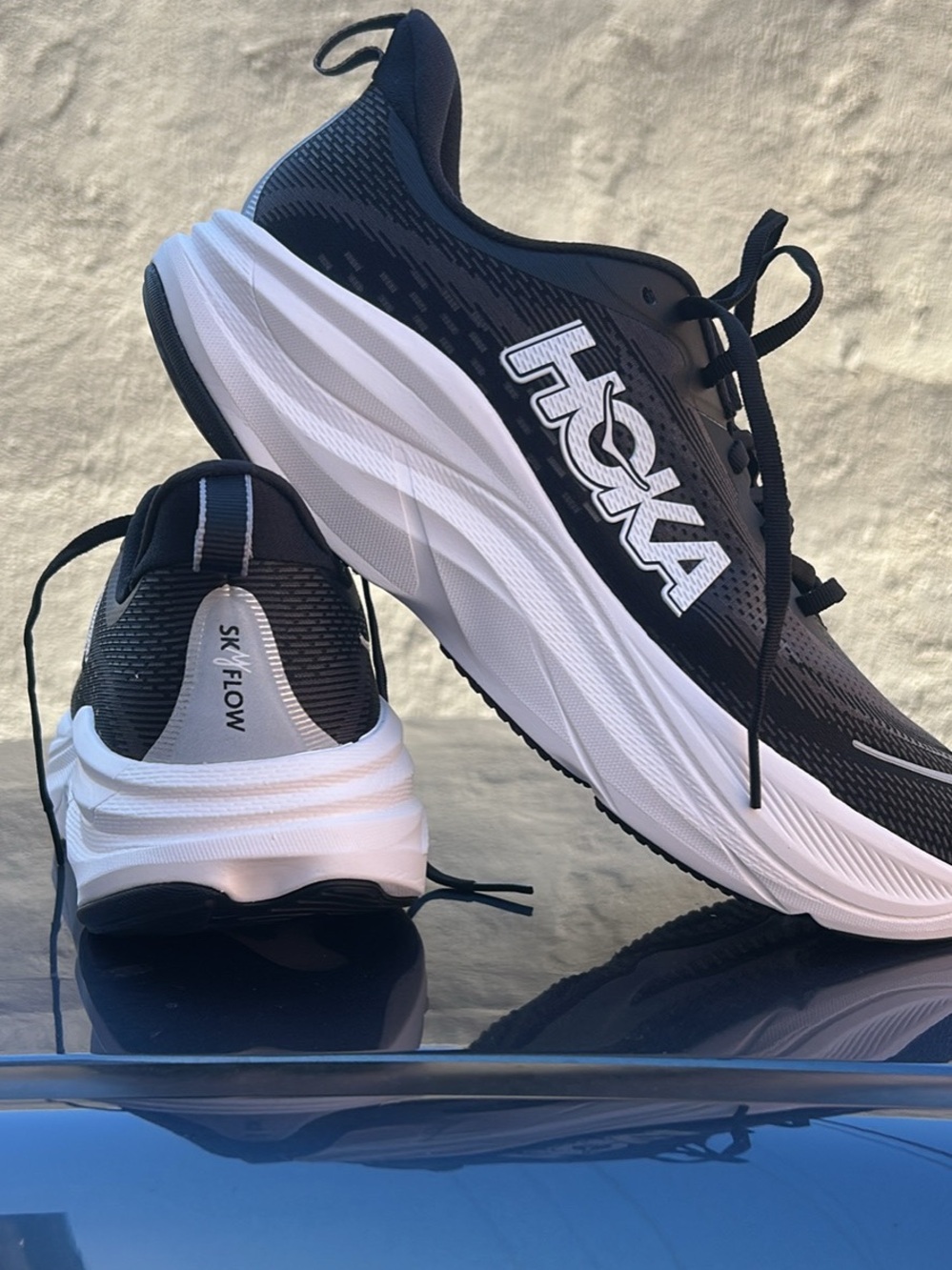 Hoka Men's Black & White Athletic Running Shoes sky flow